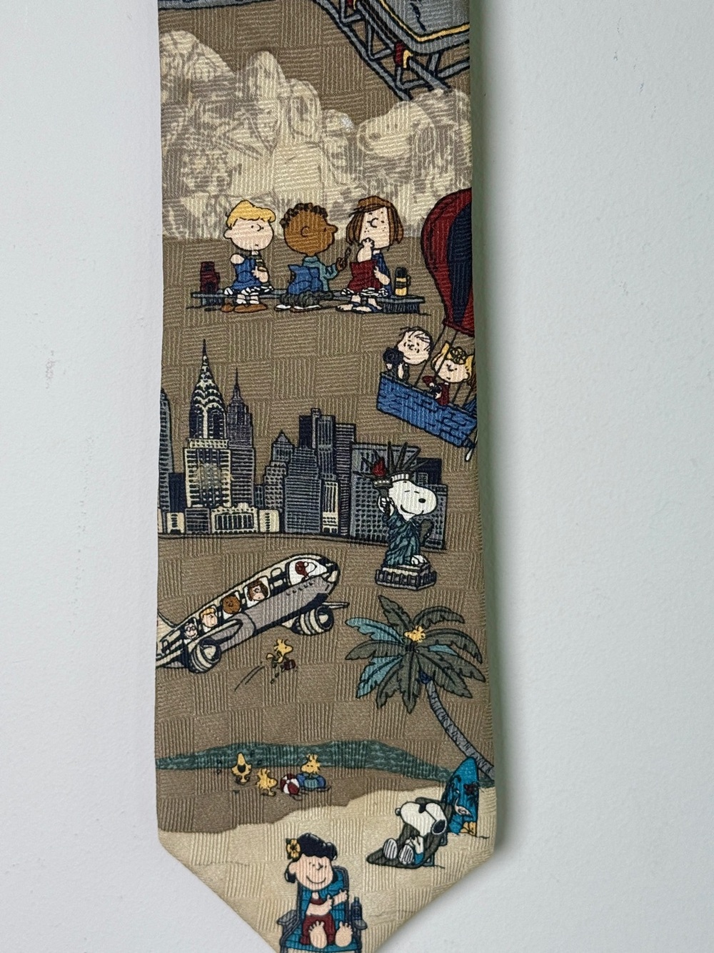 Peanuts Coast to Coast Silk Tie Snoopy Travel Print Vintage - Picture 4 of 10